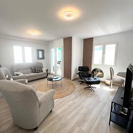 Beautiful Spacious Private In Modern Shared