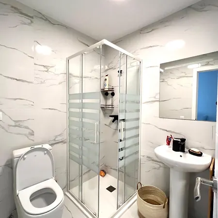 Beautiful Spacious Private In Modern Shared * Marbella