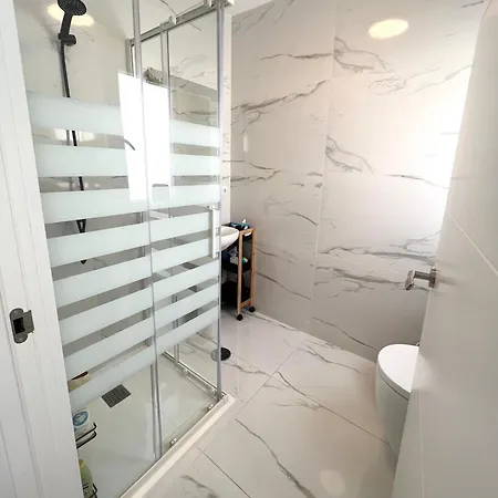 Beautiful Spacious Private In Modern Shared * Marbella