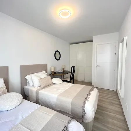 Beautiful Spacious Private In Modern Shared *