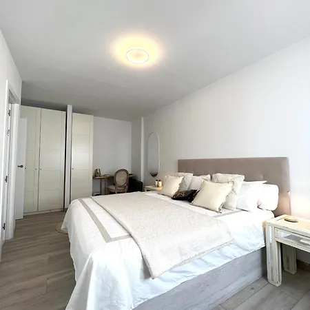 Beautiful Spacious Private In Modern Shared * Marbella